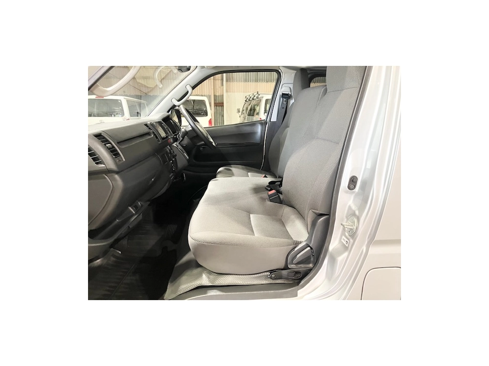 2020 Toyota Hiace LWB GL PACKAGE ONLY 82kms!! ** REDUCED $4400!! **