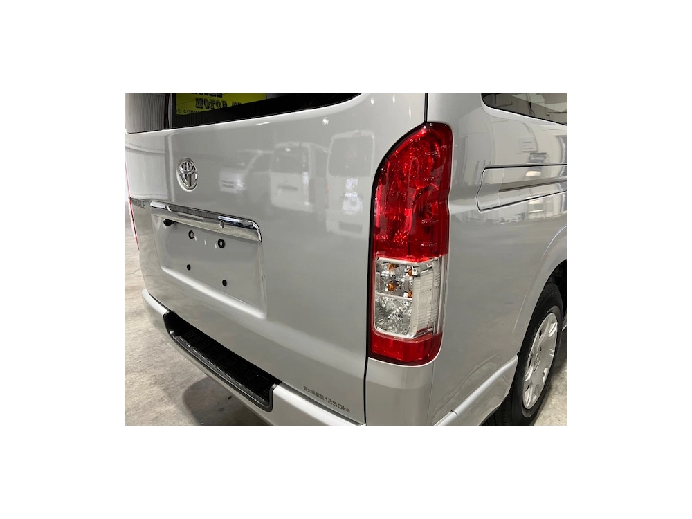 2020 Toyota Hiace LWB GL PACKAGE ONLY 82kms!! ** REDUCED $4400!! **