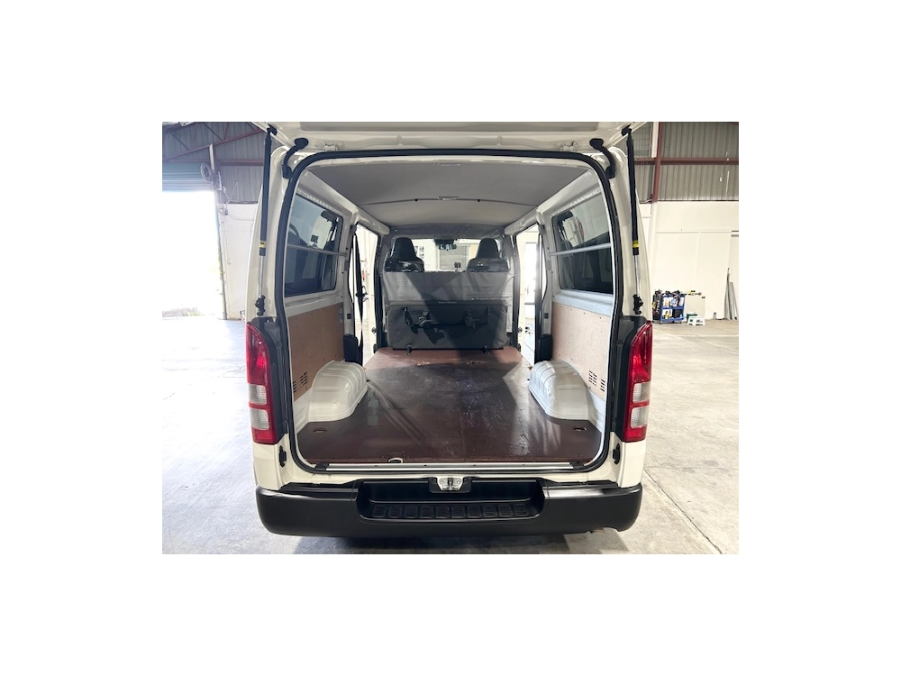 2018 Toyota Hiace LWB ***$4100 REDUCED*** 6 SEATERS / TIMBER FLOOR!