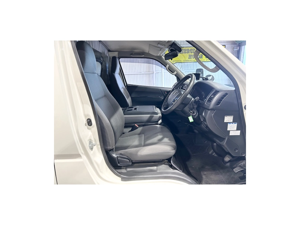 2018 Toyota Hiace LWB ***$4100 REDUCED*** 6 SEATERS / TIMBER FLOOR!