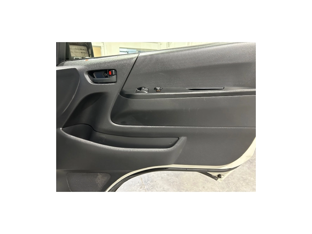 2018 Toyota Hiace LWB ***$4100 REDUCED*** 6 SEATERS / TIMBER FLOOR!