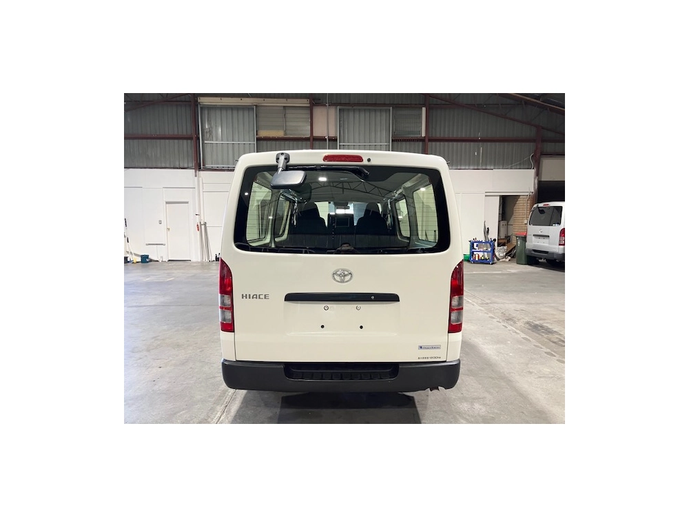 2018 Toyota Hiace 2.8L *** $4000 REDUCED *** --6 SEATERS--