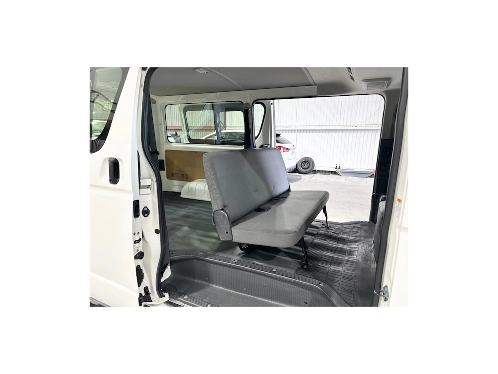 2020 Toyota Hiace =4x4= Dual Airbags ** FULL OPTION **