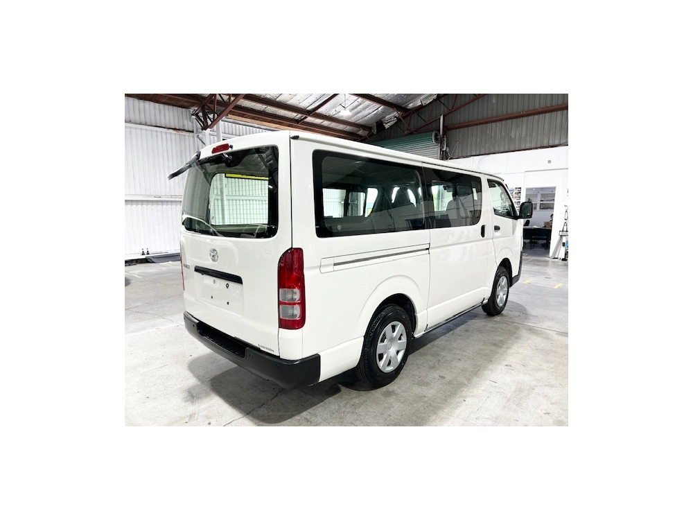 2020 Toyota Hiace =4x4= Dual Airbags ** FULL OPTION **