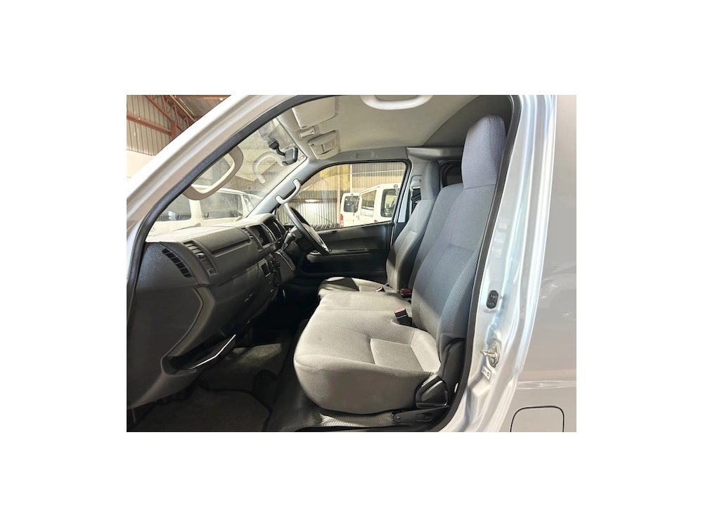 2015 Toyota Hiace =4X4= 