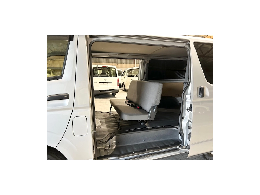 2015 Toyota Hiace =4X4= 