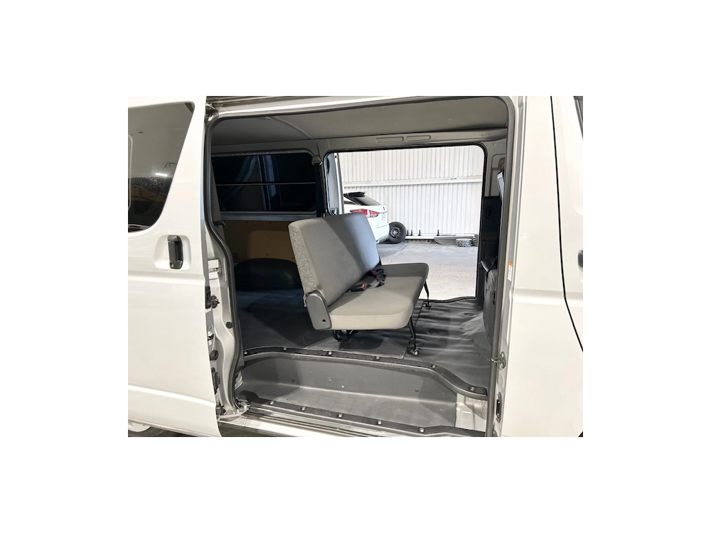 2015 Toyota Hiace =4X4= 