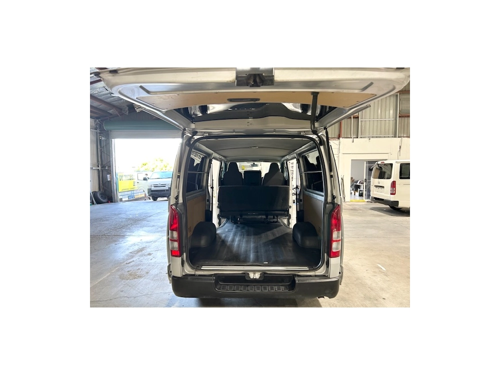 2015 Toyota Hiace =4X4= 