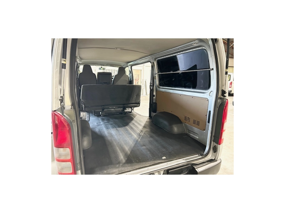 2015 Toyota Hiace =4X4= 