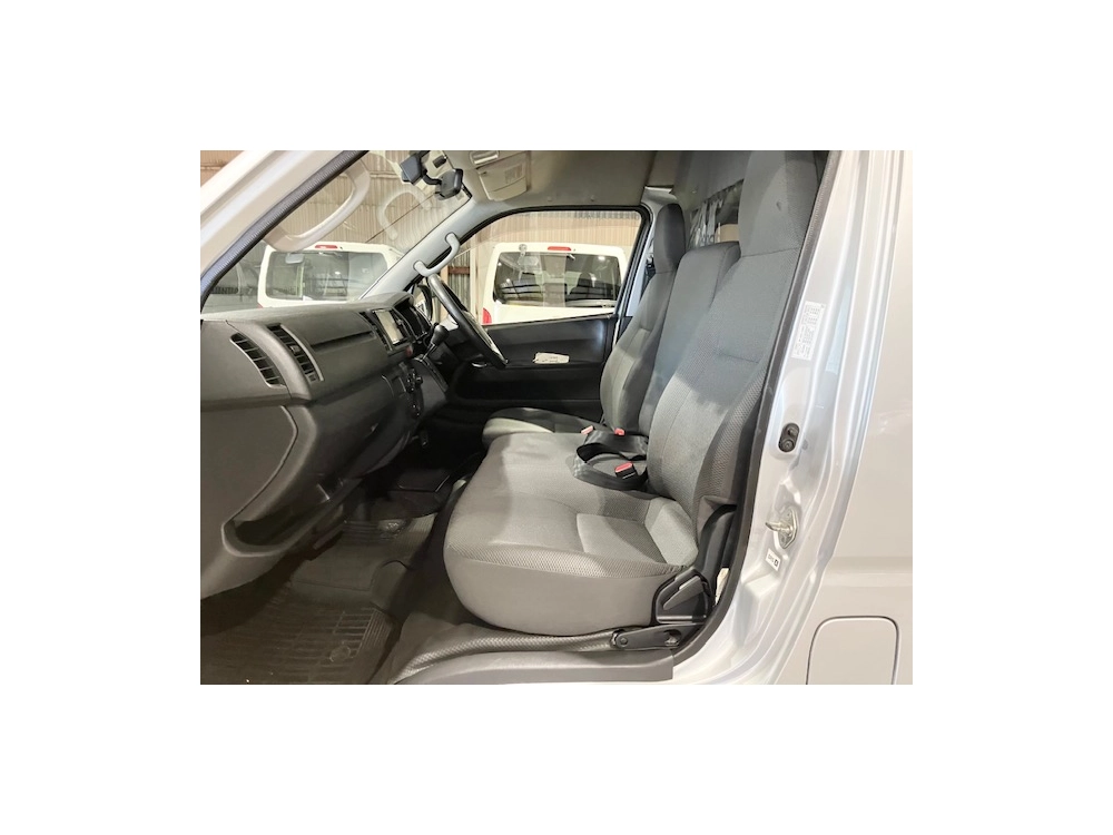 2016 TOYOTA HIACE LWB **LAST HIGHROOF** WAS $38,995 NOW$34,995