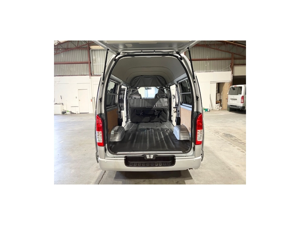 2016 TOYOTA HIACE LWB **LAST HIGHROOF** WAS $38,995 NOW$34,995