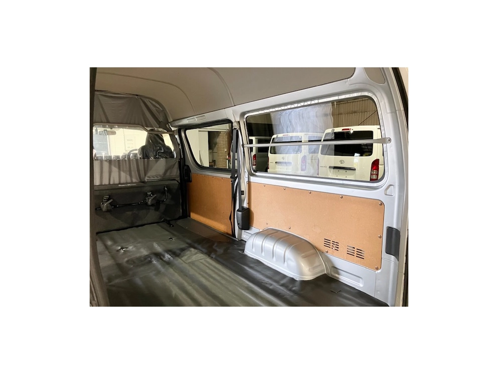 2016 TOYOTA HIACE LWB **LAST HIGHROOF** WAS $38,995 NOW$34,995