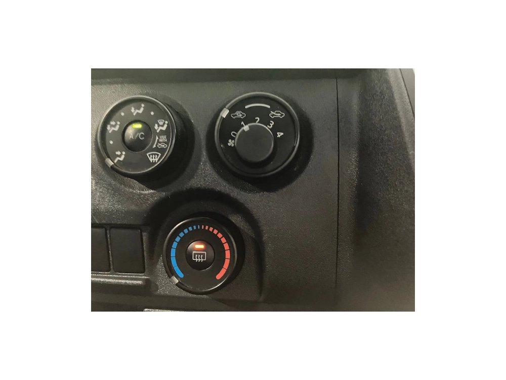 2016 TOYOTA HIACE LWB **LAST HIGHROOF** WAS $38,995 NOW$34,995