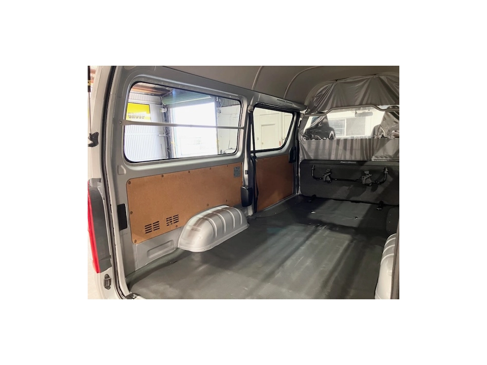 2016 TOYOTA HIACE LWB **LAST HIGHROOF** WAS $38,995 NOW$34,995