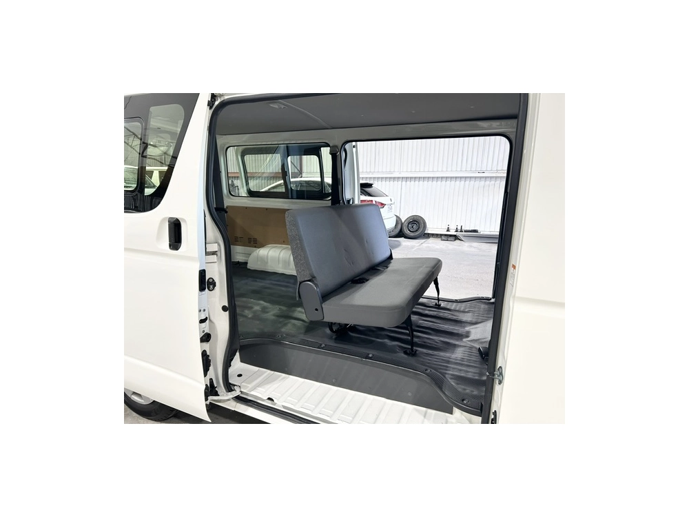 2020 =4X4= FACELIFT Model Toyota Hiace 6 Seater **MID YEAR SUPER SALE** 