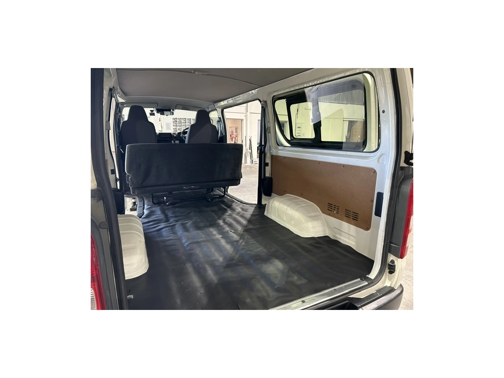 2020 =4X4= FACELIFT Model Toyota Hiace 6 Seater **MID YEAR SUPER SALE** 