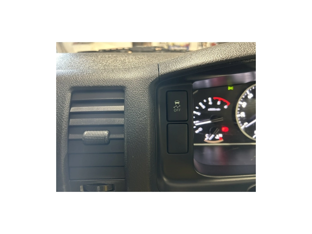 2020 =4X4= FACELIFT Model Toyota Hiace 6 Seater **MID YEAR SUPER SALE** 