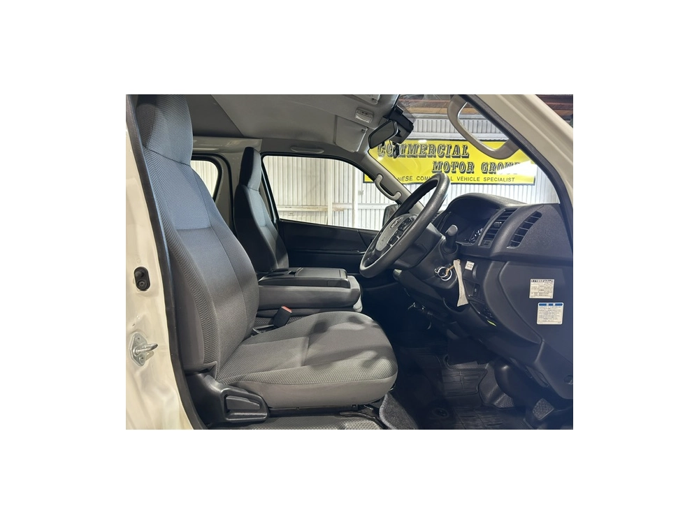 2020 =4X4= FACELIFT Model Toyota Hiace 6 Seater **MID YEAR SUPER SALE** 