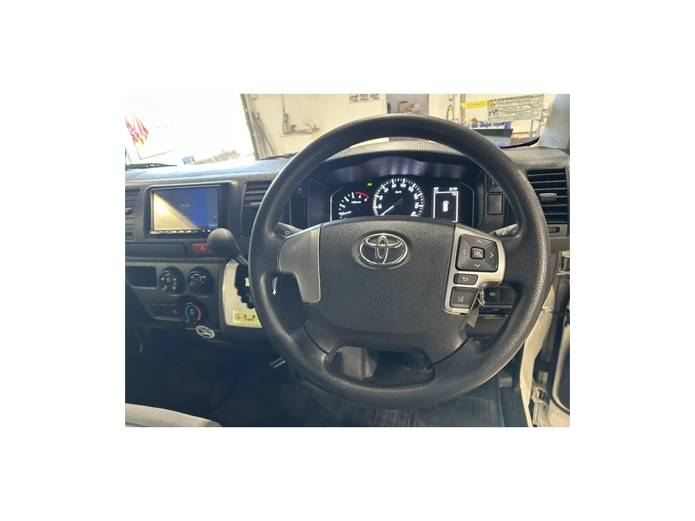 2020 =4X4= FACELIFT Model Toyota Hiace 6 Seater **MID YEAR SUPER SALE** 