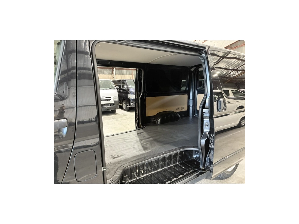 2021 Toyota Hiace FACELIFT MODEL = 4X4 = Only 110kms!