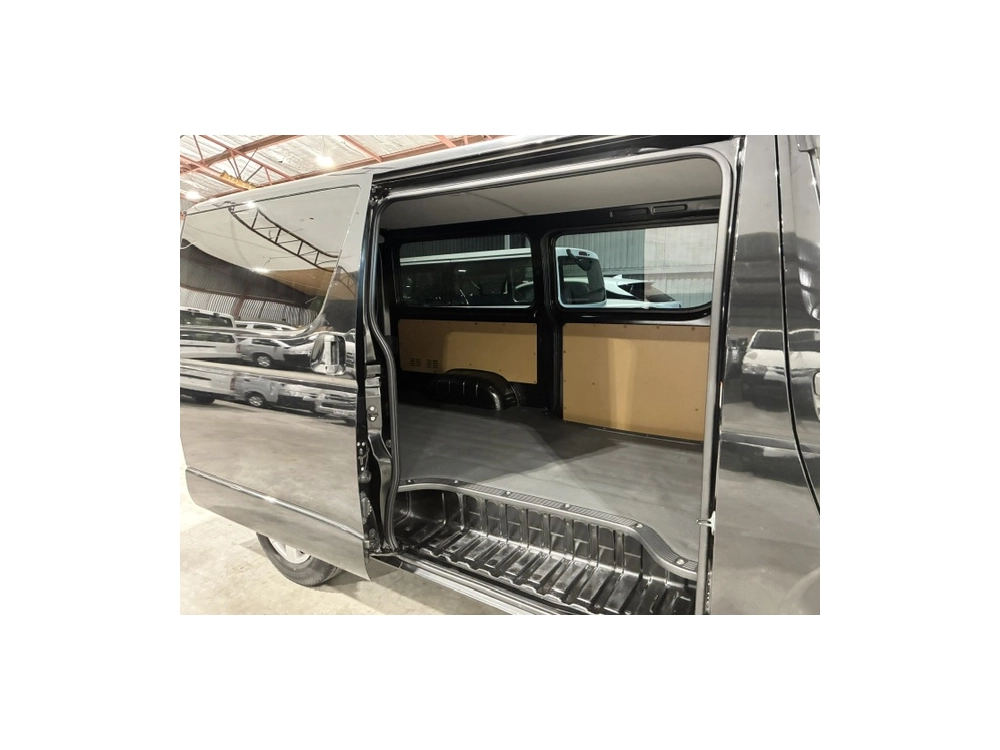 2021 Toyota Hiace FACELIFT MODEL = 4X4 = Only 110kms!