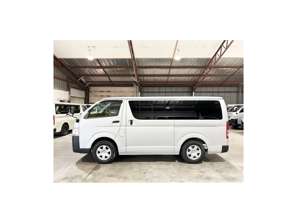 2020 Toyota Hiace = FULL TIME 4WD = 