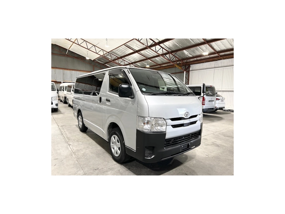2020 Toyota Hiace = FULL TIME 4WD =