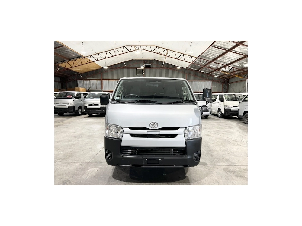 2020 Toyota Hiace = FULL TIME 4WD = 