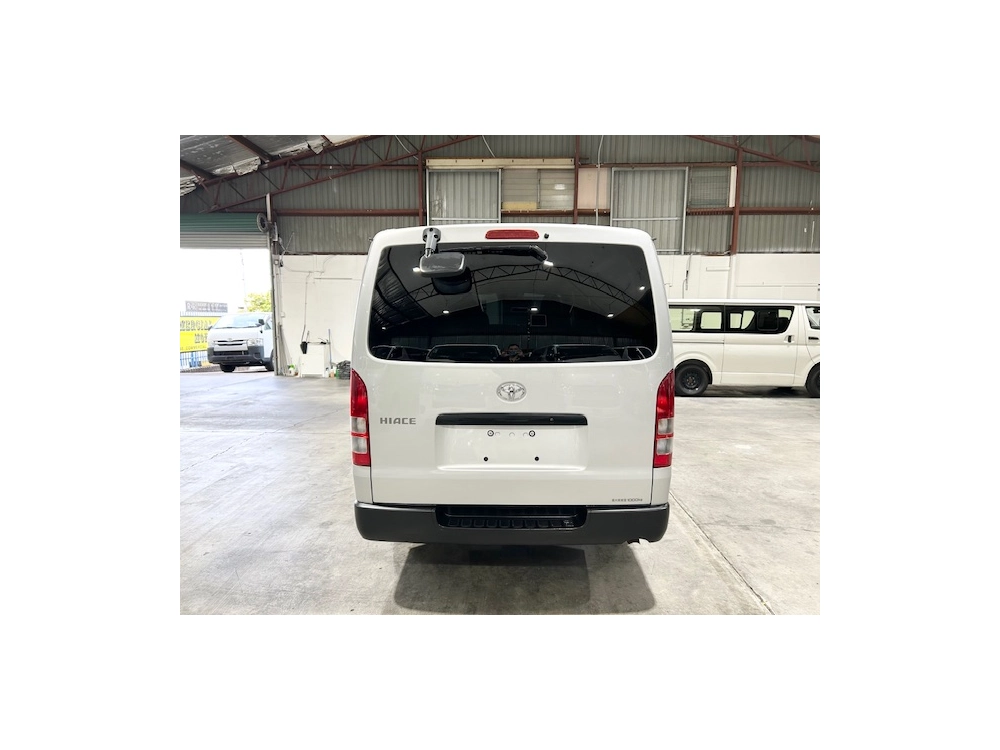 2020 Toyota Hiace = FULL TIME 4WD = 
