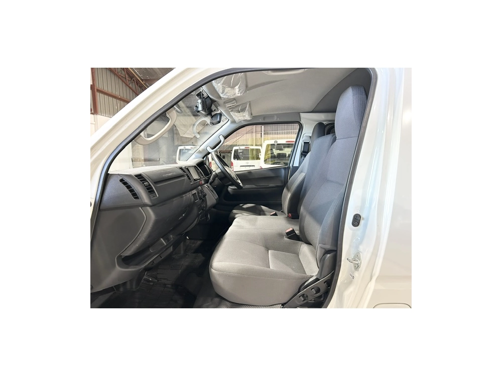2019 Toyota Hiace =4x4= TIMBER FLOOR $1000 DISCOUNTED for Fuel