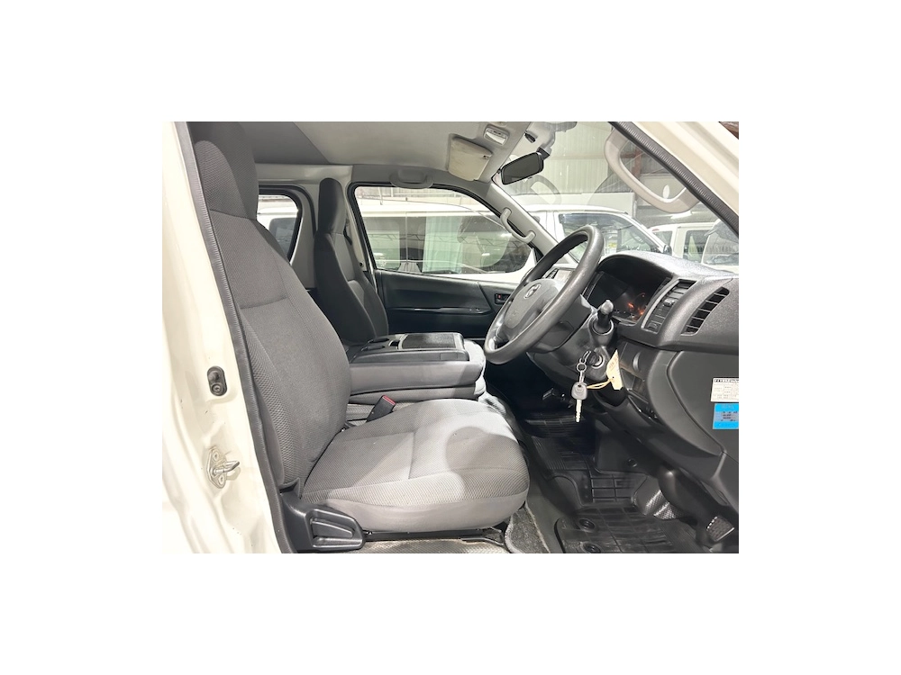 2016 Toyota Hiace = 6 Seaters = Easter Sale On Now
