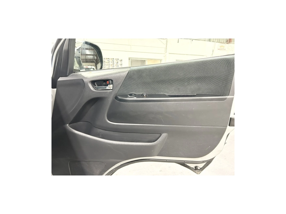 2018 Toyota Hiace = 4X4 = SUPER GL ** FULL OPTIONS **