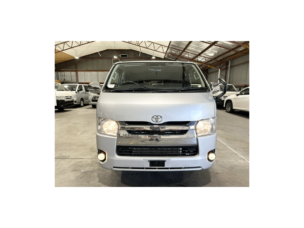 2018 Toyota Hiace = 4X4 = SUPER GL ** FULL OPTIONS **