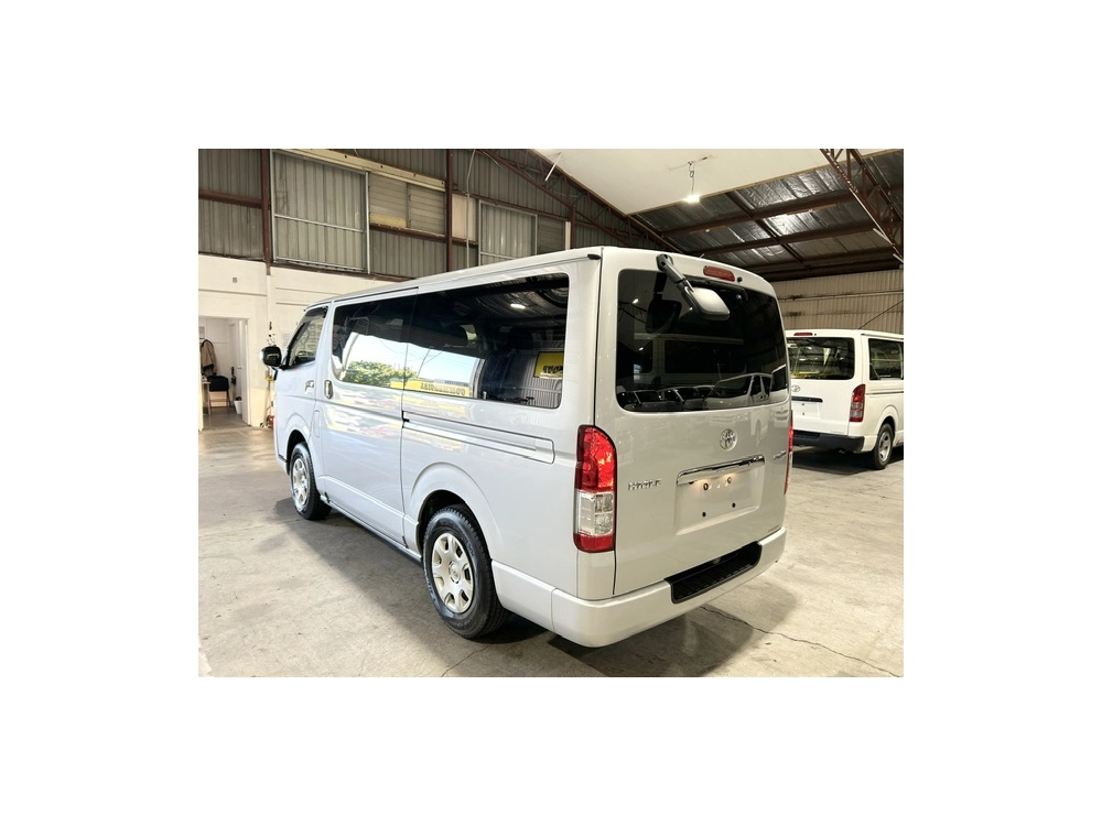 2018 Toyota Hiace = 4X4 = SUPER GL ** FULL OPTIONS **