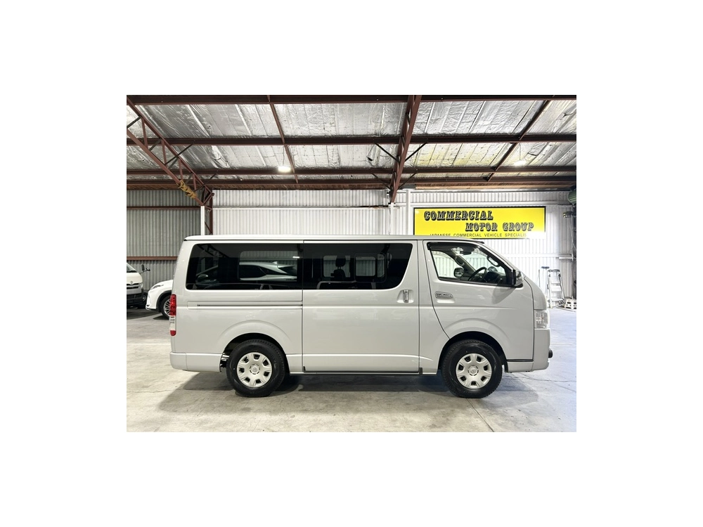 2018 Toyota Hiace = 4X4 = SUPER GL ** FULL OPTIONS **