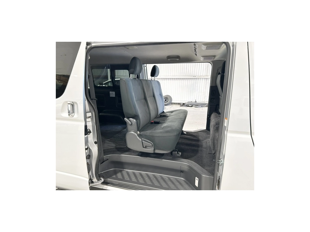2018 Toyota Hiace = 4X4 = SUPER GL ** FULL OPTIONS **