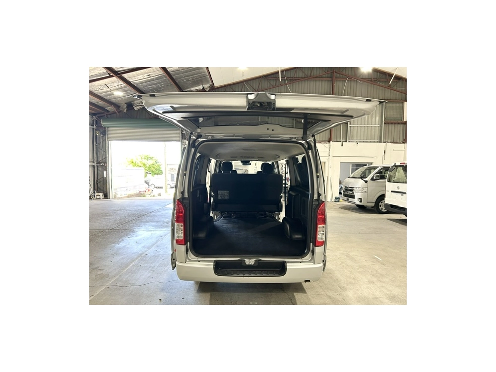 2018 Toyota Hiace = 4X4 = SUPER GL ** FULL OPTIONS **