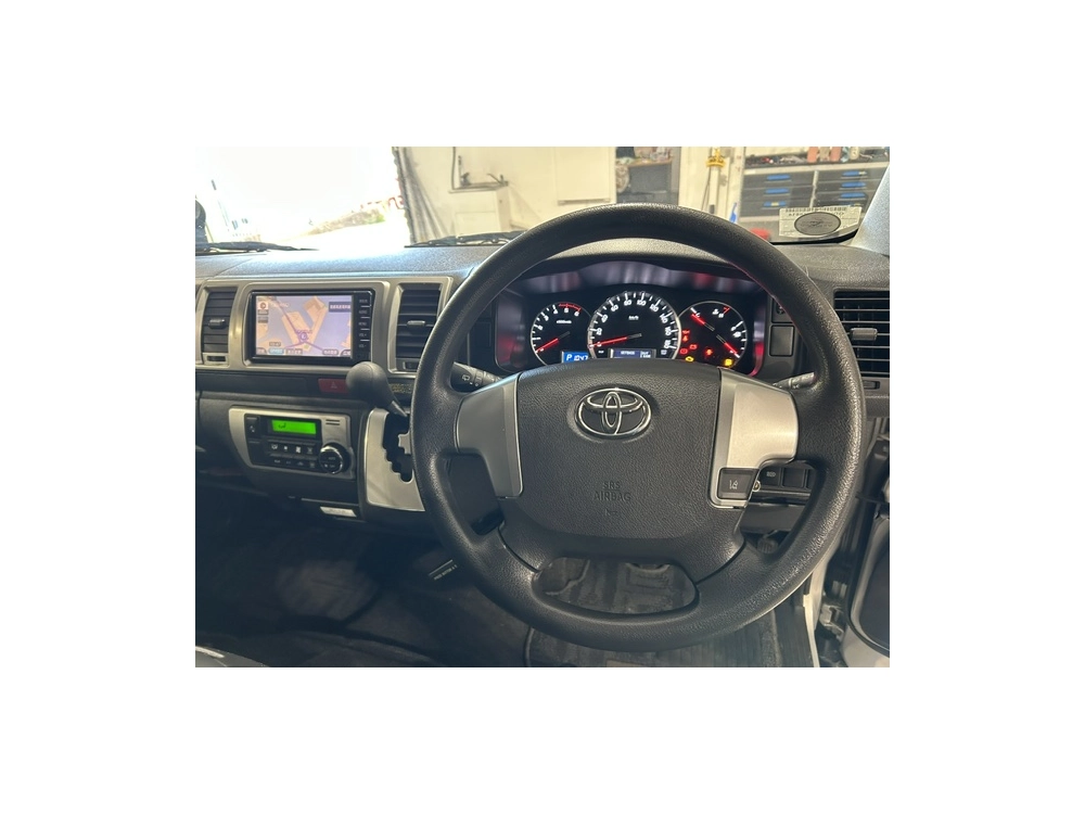 2018 Toyota Hiace = 4X4 = SUPER GL ** FULL OPTIONS **