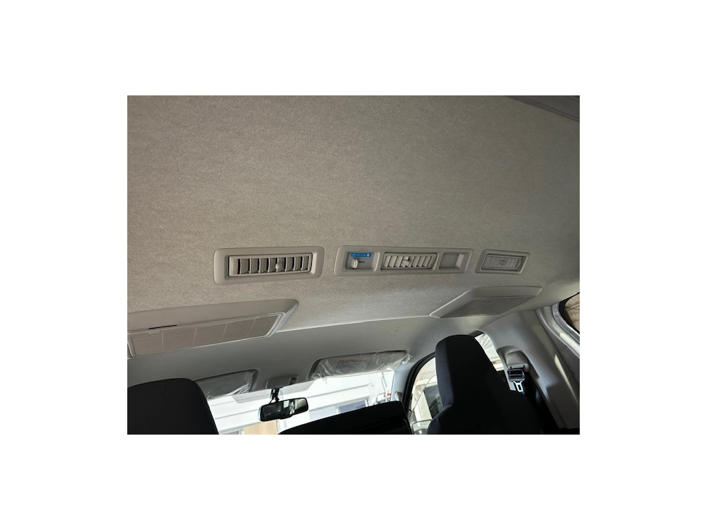 2018 Toyota Hiace LWB +++ $4300 Reduced +++ 3 / 6 / 9 SEATERS