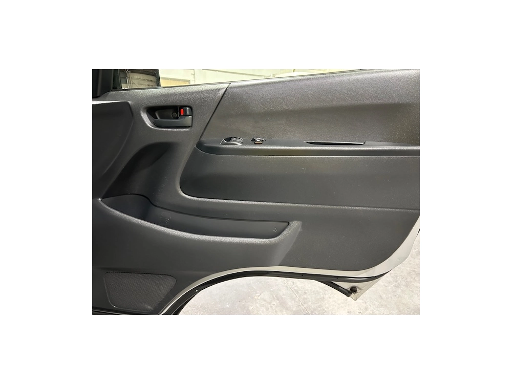 2018 Toyota Hiace LWB +++ $4300 Reduced +++ 3 / 6 / 9 SEATERS