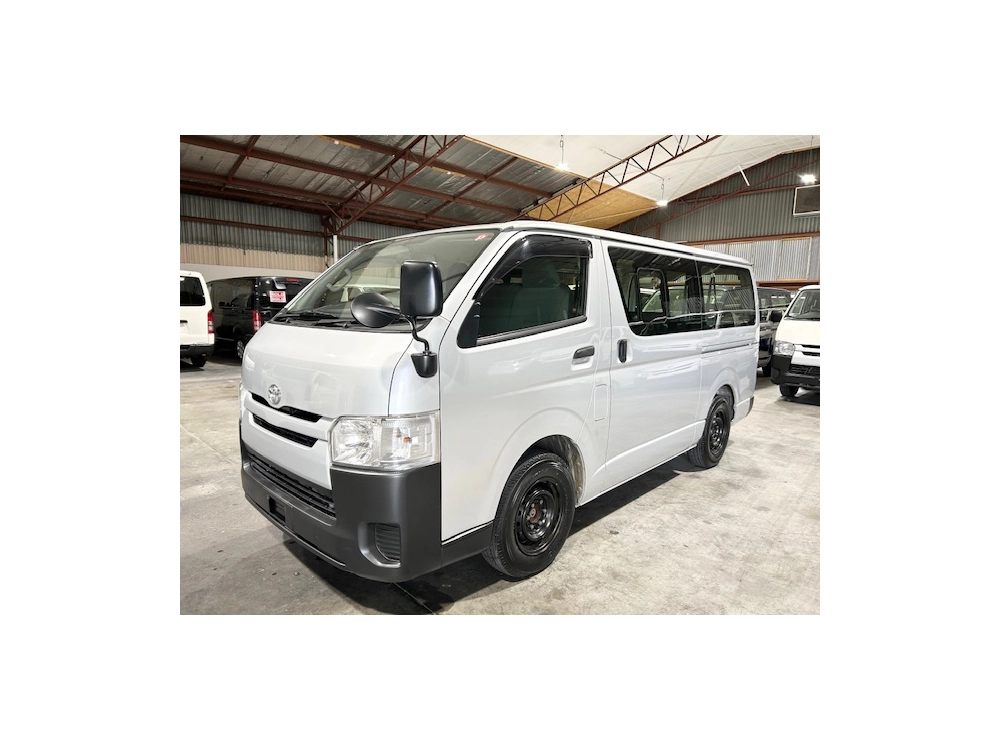 2018 Toyota Hiace LWB +++ $4300 Reduced +++ 3 / 6 / 9 SEATERS