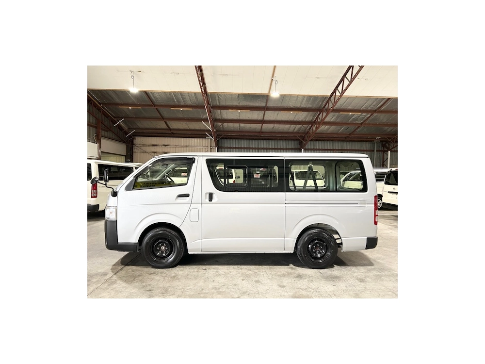 2018 Toyota Hiace LWB +++ $4300 Reduced +++ 3 / 6 / 9 SEATERS