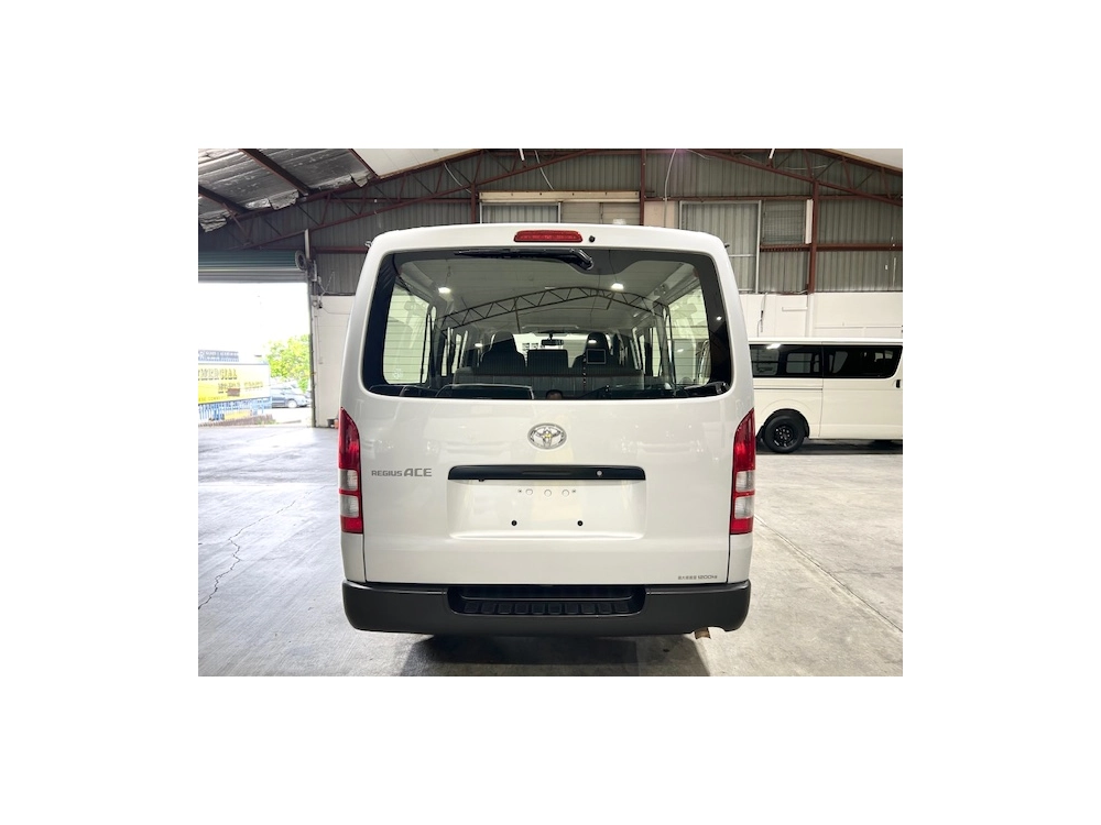 2018 Toyota Hiace LWB +++ $4300 Reduced +++ 3 / 6 / 9 SEATERS