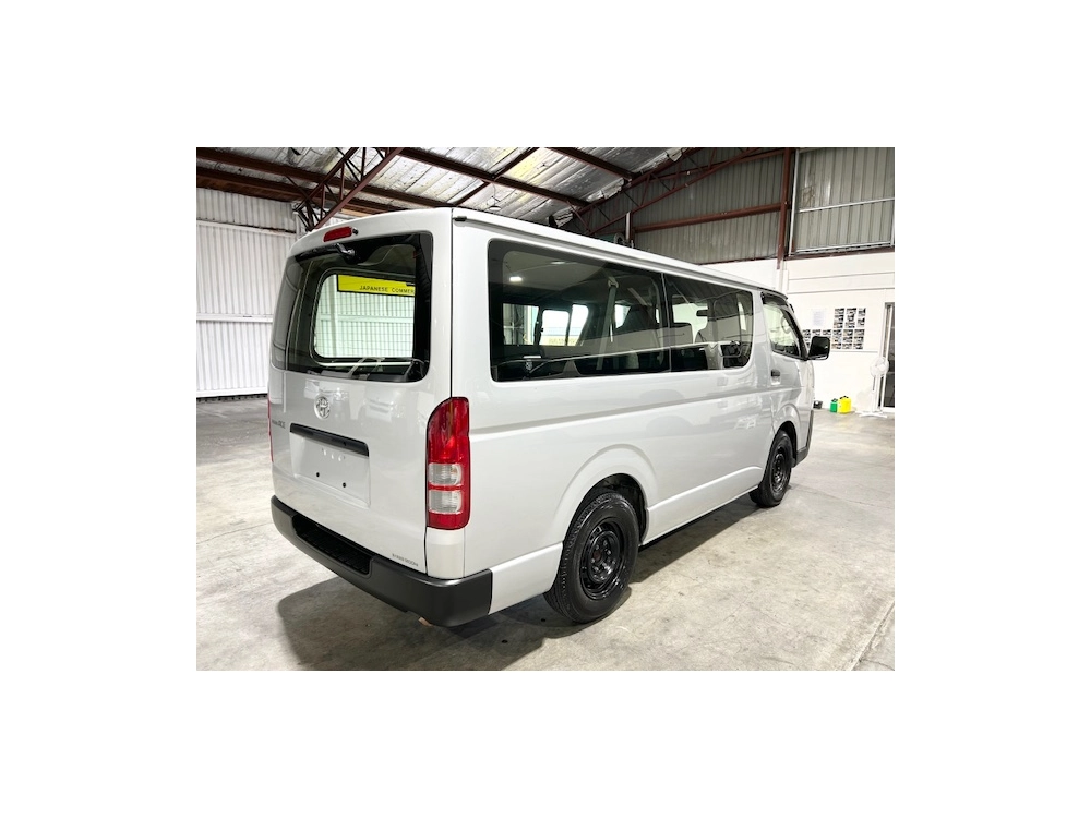 2018 Toyota Hiace LWB +++ $4300 Reduced +++ 3 / 6 / 9 SEATERS