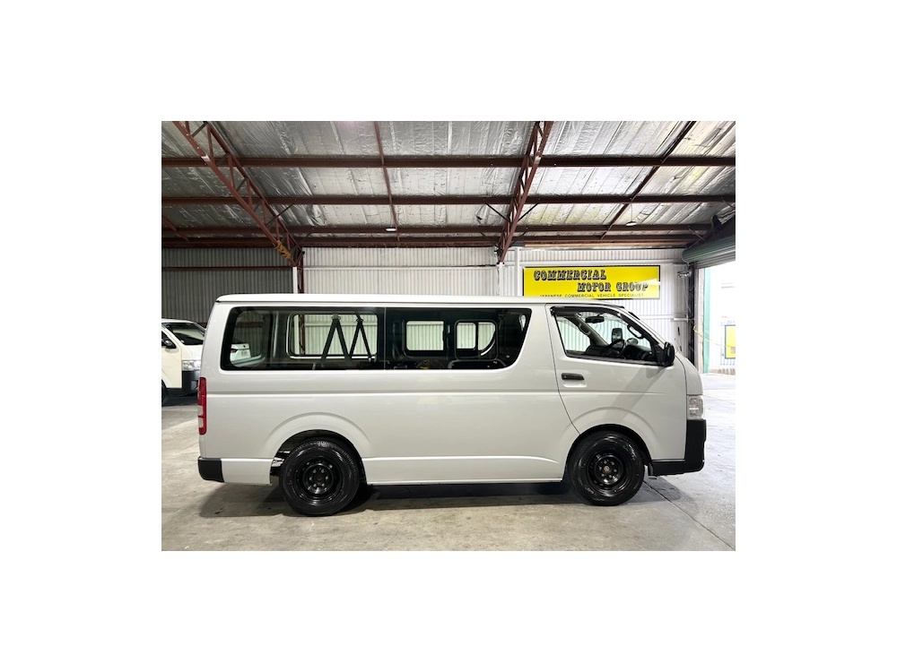 2018 Toyota Hiace LWB +++ $4300 Reduced +++ 3 / 6 / 9 SEATERS