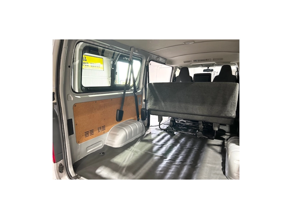 2018 Toyota Hiace LWB +++ $4300 Reduced +++ 3 / 6 / 9 SEATERS