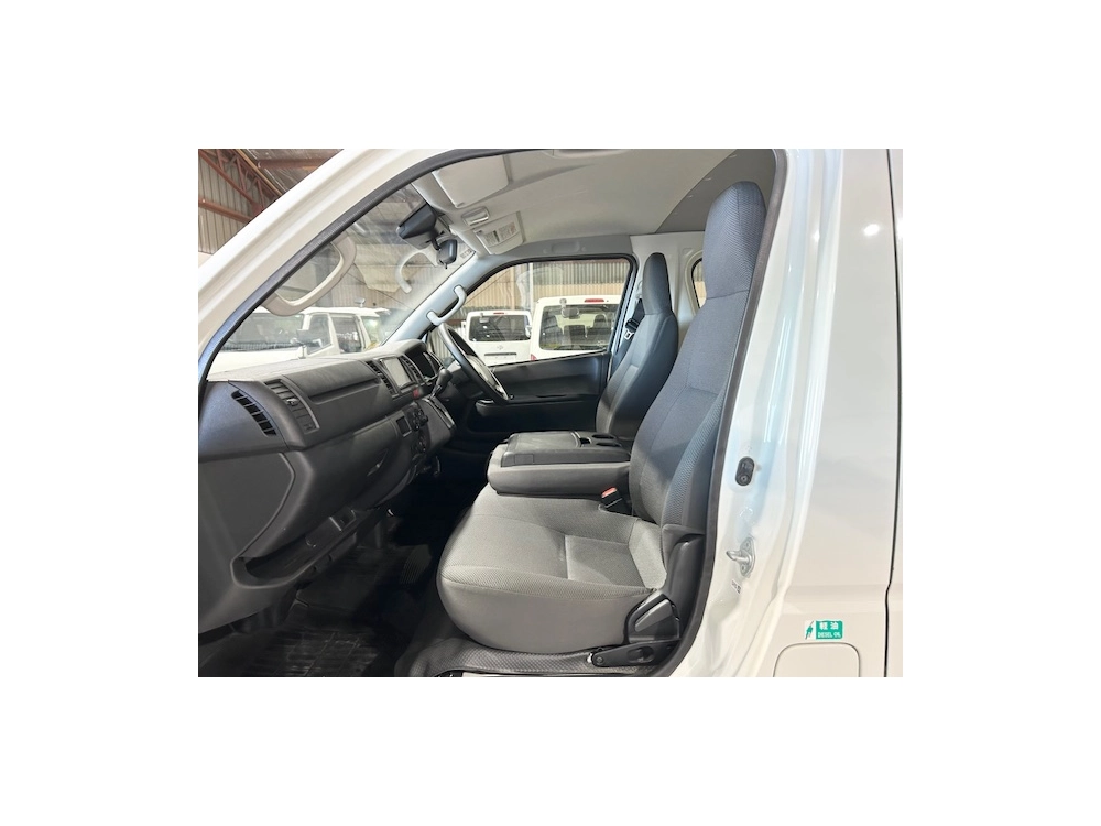 2021 Toyota Hiace Facelift Model =4X4= 6 Seater - Parking Sensors 