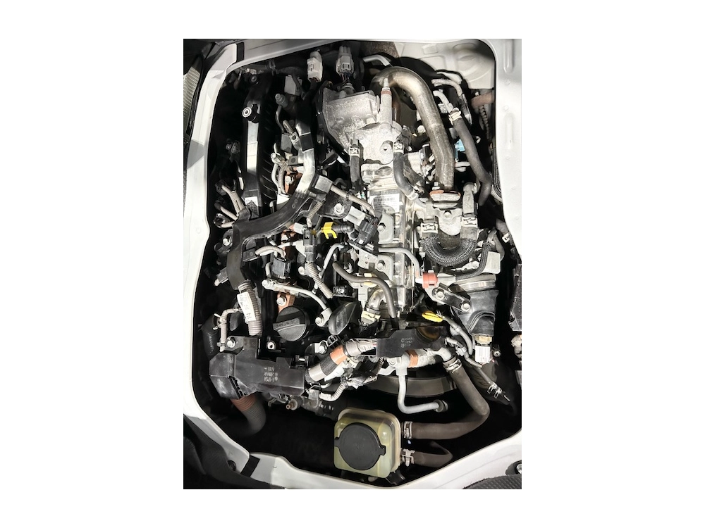 2021 Toyota Hiace Facelift Model =4X4= 6 Seater - Parking Sensors 