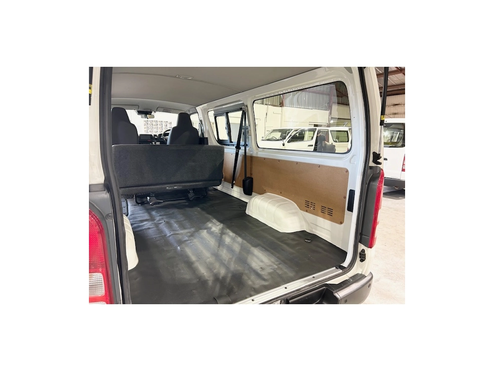 2021 Toyota Hiace Facelift Model =4X4= 6 Seater - Parking Sensors 