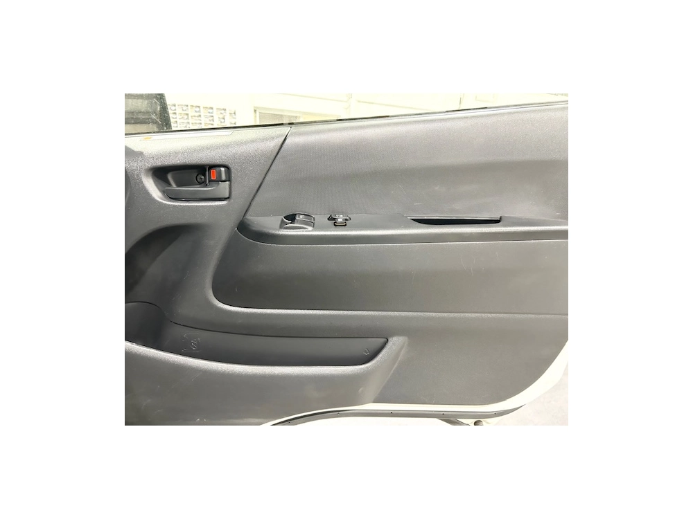 2021 Toyota Hiace Facelift Model =4X4= 6 Seater - Parking Sensors 